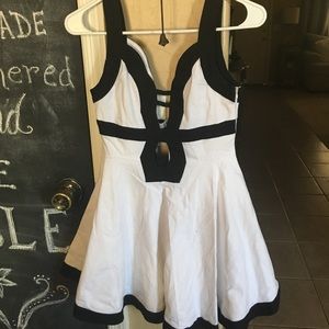 Back and white short dress